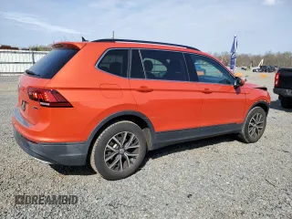 2019 Volkswagen Tiguan SE with VIN 3VV2B7AX2KM055543, listed as a Copart auction lot 52182215 with 40,563 mi miles and Salvage Title. Bid and sale history available at DreamBid. Image 3.