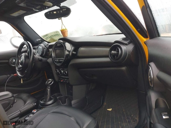 2018 MINI Hardtop 4 Door Cooper with VIN WMWXU1C59J2F79169, listed as a IAAI auction lot 40973679 with 97507 miles. Bid and sale history available at carsss.com. Image 5.
