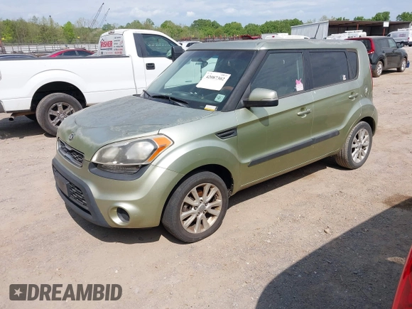 2013 Kia Soul + z VIN KNDJT2A6XD7486937, wystawiony jako IAAI lot #42087302 z przebiegiem 296 951 mil mil oraz . Historia ofert i sprzedaży dostępna na DreamBid. Obrazek 2.