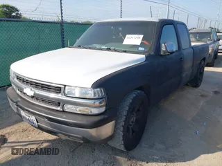 2000 Chevrolet Silverado 1500 with VIN 2GCEC19W6Y1319221, listed as a IAAI auction lot 42217238 with 267,188 mi miles and . Bid and sale history available at DreamBid. Image 2.