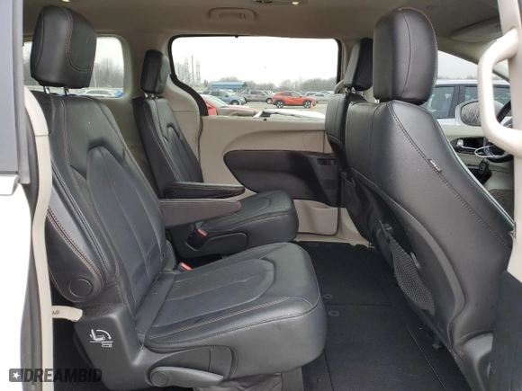 2020 Chrysler Pacifica Touring L with VIN 2C4RC1BG5LR124855, listed as a Copart auction lot 43134195 with 282,321 mi miles and Salvage Title. Bid and sale history available at carsss.com. Image 11.