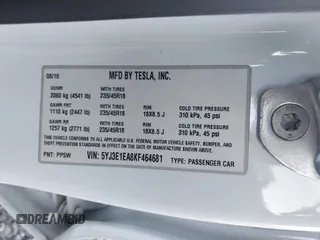2019 Tesla Model 3 Mid Range z VIN 5YJ3E1EA8KF464681, wystawiony jako IAAI lot #42072104 z przebiegiem 83 451 mil mil oraz . Historia ofert i sprzedaży dostępna na DreamBid. Obrazek 9.