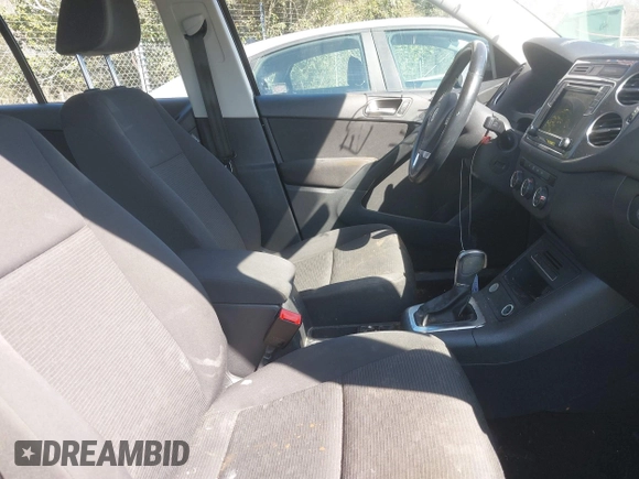 2017 Volkswagen Tiguan S with VIN WVGBV7AX3HK053429, listed as a IAAI auction lot 41610376 with 85,807 mi miles and . Bid and sale history available at DreamBid. Image 5.