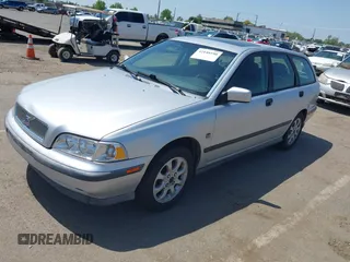 2000 Volvo V40 z VIN YV1VW2551YF537693, wystawiony jako IAAI lot #42148590 z przebiegiem 162 726 mil mil oraz . Historia ofert i sprzedaży dostępna na DreamBid. Obrazek 2.