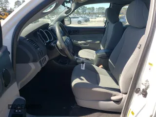 2014 Toyota Tacoma with VIN 5TFTX4CN2EX045804, listed as a Copart auction lot 49377795 with 185,779 mi miles and Salvage title. Bid and sale history available at DreamBid. Image 7.