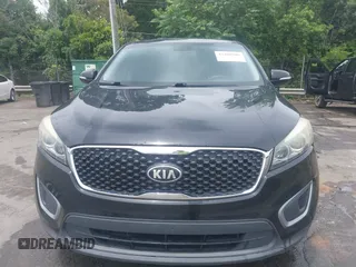 2017 Kia Sorento LX z VIN 5XYPG4A32HG265440, wystawiony jako IAAI lot #42480509 z przebiegiem 196 713 mil mil oraz . Historia ofert i sprzedaży dostępna na DreamBid. Obrazek 12.