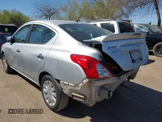 2018 Nissan Versa Sedan SV with VIN 3N1CN7AP8JK438703, listed as a IAAI auction lot 41901137 with 90,646 mi miles. Bid and sale history available at carsss.com. Image 6.