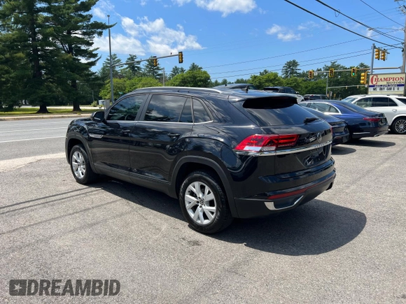 2020 Volkswagen Atlas S with VIN 1V2GC2CA3LC225388, listed as a Copart auction lot 62426205 with 133,709 mi miles and Clean title. Bid and sale history available at DreamBid. Image 3.