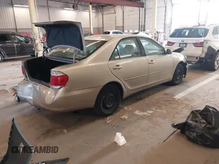 2006 Toyota Camry STD z VIN 4T1BE32K66U659112, wystawiony jako IAAI lot #42083932 z przebiegiem 217 645 mil mil oraz . Historia ofert i sprzedaży dostępna na DreamBid. Obrazek 4.