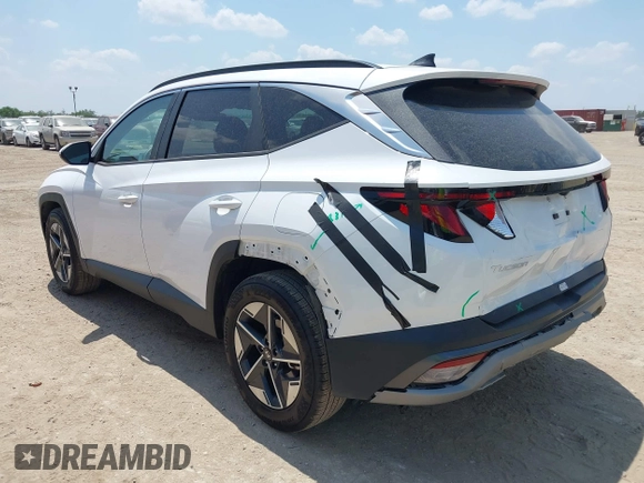 2025 Hyundai Tucson SEL z VIN 5NMJB3DE6SH461535, wystawiony jako IAAI lot #42337372 z przebiegiem 19 791 mil mil oraz . Historia ofert i sprzedaży dostępna na DreamBid. Obrazek 3.