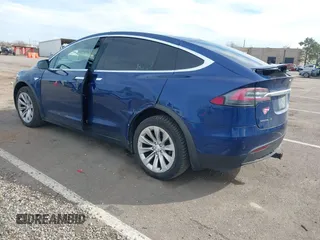 2016 Tesla Model X 70D z VIN 5YJXCAE29GF015890, wystawiony jako IAAI lot #41637564 z przebiegiem 145 848 mil mil oraz . Historia ofert i sprzedaży dostępna na DreamBid. Obrazek 3.