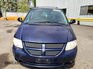 2005 Dodge Caravan SXT with VIN 2D4GP44L95R280846, listed as a Copart auction lot 56608455 with 174,140 mi miles and Salvage title. Bid and sale history available at DreamBid. Image 5.