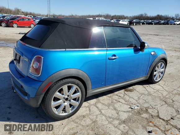 2010 MINI Convertible S с VIN WMWMS3C51ATZ85359, выставлен на аукционе Copart как лот 48480345 с пробегом 95 245 миль миль и Чистый • Clean title. История ставок и продаж доступна на DreamBid. Изображение 3.
