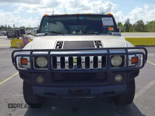 2003 Hummer H2 z VIN 5GRGN23U63H131139, wystawiony jako IAAI lot #42540561 z przebiegiem 182 365 mil mil oraz . Historia ofert i sprzedaży dostępna na DreamBid. Obrazek 6.