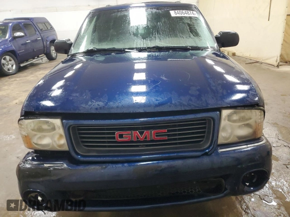 2000 GMC Jimmy Diamond Edition Luxury with VIN 1GKDT13W0Y2111800, listed as a Copart auction lot 84064874 with 185,746 mi miles and Clean Title. Bid and sale history available at carsss.com. Image 5.