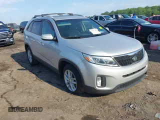 2014 Kia Sorento LX z VIN 5XYKT4A63EG436188, wystawiony jako IAAI lot #42277427 z przebiegiem 143 636 mil mil oraz . Historia ofert i sprzedaży dostępna na DreamBid. Obrazek 1.