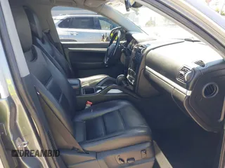 2005 Porsche Cayenne S с VIN WP1AB29PX5LA62410, выставлен на аукционе IAAI как лот 42692213 с пробегом 145 134 миль миль и . История ставок и продаж доступна на DreamBid. Изображение 5.