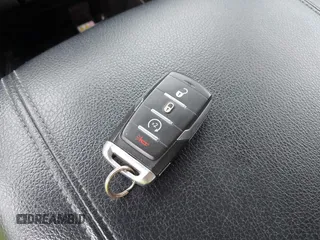 2019 Ram 1500 Big Horn с VIN 1C6SRFFT1KN650004, выставлен на аукционе IAAI как лот 42119833 с пробегом 84 399 миль миль и . История ставок и продаж доступна на DreamBid. Изображение 11.