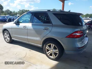 2014 Mercedes-Benz M 350 with VIN 4JGDA2EB6EA275759, listed as a IAAI auction lot 40403071 with 75,095 mi miles and . Bid and sale history available at DreamBid. Image 3.