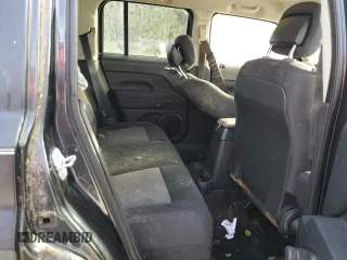 2014 Jeep Patriot Sport z VIN 1C4NJPBA9ED522370, wystawiony jako Copart lot #47195645 z przebiegiem Nie podano mil oraz Czysty tytuł • Clean title. Historia ofert i sprzedaży dostępna na DreamBid. Obrazek 11.