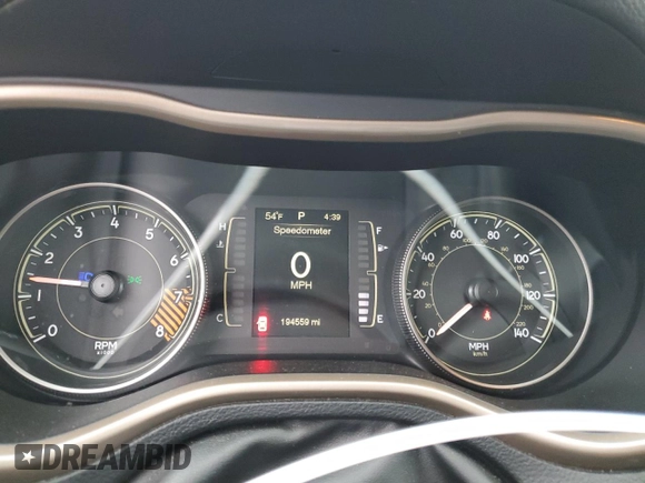 2014 Jeep Cherokee Altitude with VIN 1C4PJMCSXEW124863, listed as a Copart auction lot 82432534 with 194,559 mi miles and Salvage Title. Bid and sale history available at carsss.com. Image 9.