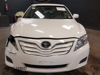2011 Toyota Camry LE z VIN 4T1BF3EK0BU772878, wystawiony jako IAAI lot #42264913 z przebiegiem 177 820 mil mil oraz . Historia ofert i sprzedaży dostępna na DreamBid. Obrazek 12.