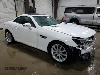 2017 Mercedes-Benz SLC 300 z VIN WDDPK3JA4HF141251, wystawiony jako Copart lot #71945714 z przebiegiem 47 165 mil mil oraz Szkoda całkowita • Salvage title. Historia ofert i sprzedaży dostępna na DreamBid. Obrazek 4.