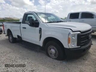 2023 Ford F-250 XL z VIN 1FTBF2AA9PED40870, wystawiony jako Copart lot #60814915 z przebiegiem Nie podano mil oraz Nie do naprawy • Non repairable. Historia ofert i sprzedaży dostępna na DreamBid. Obrazek 4.