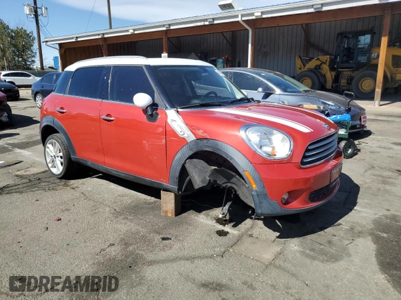 2014 MINI Countryman with VIN WMWZB3C56EWR41819, listed as a Copart auction lot 48149985 with 93,784 mi miles and Salvage Title. Bid and sale history available at DreamBid. Image 4.