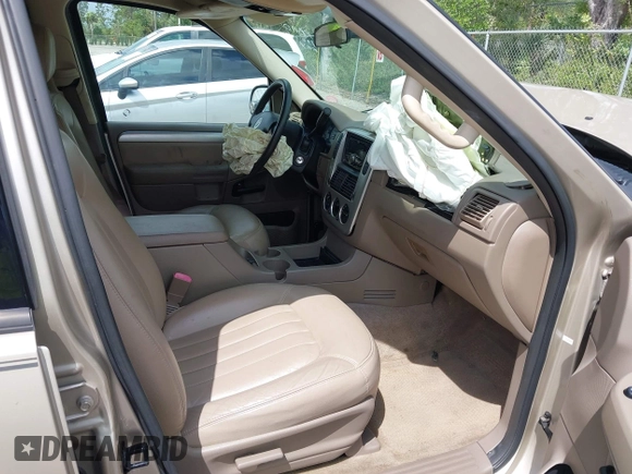 2004 Mercury Mountaineer Convenience z VIN 4M2ZU66W84UJ20034, wystawiony jako IAAI lot #41947130 z przebiegiem 193 468 mil mil oraz . Historia ofert i sprzedaży dostępna na DreamBid. Obrazek 5.