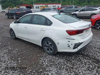 2020 Kia Forte LXS z VIN 3KPF24AD3LE194032, wystawiony jako IAAI lot #42273724 z przebiegiem 36 037 mil mil oraz . Historia ofert i sprzedaży dostępna na DreamBid. Obrazek 3.