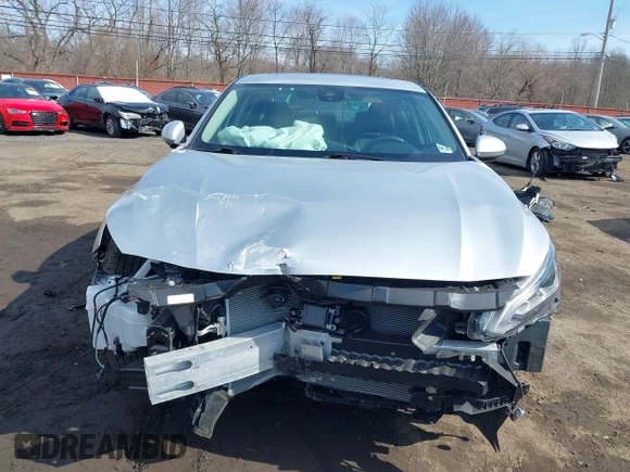 2020 Nissan Altima 2.5 SL with VIN 1N4BL4EV3LN322219, listed as a IAAI auction lot 41635181 with 11,574 mi miles. Bid and sale history available at carsss.com. Image 6.