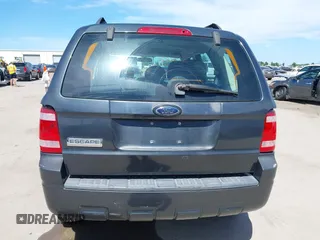 2008 Ford Escape XLS z VIN 1FMCU02Z28KD32661, wystawiony jako IAAI lot #42316426 z przebiegiem 184 552 mil mil oraz . Historia ofert i sprzedaży dostępna na DreamBid. Obrazek 17.