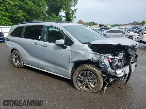 2024 Toyota Sienna LE with VIN 5TDCSKFC2RS121742, listed as a Copart auction lot 56043664 with 0 mi miles and Salvage Title. Bid and sale history available at carsss.com. Image 4.
