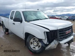 2009 GMC Sierra 2500HD z VIN 1GTHK49K79E119978, wystawiony jako IAAI lot #41835290 z przebiegiem 241 622 mil mil oraz . Historia ofert i sprzedaży dostępna na DreamBid. Obrazek 1.