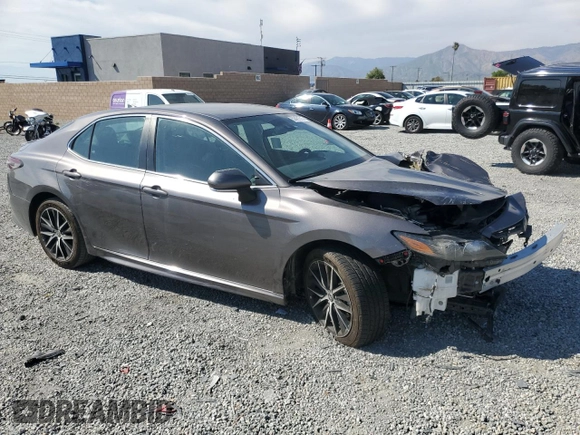2022 Toyota Camry SE with VIN 4T1G11AK4NU684242, listed as a Copart auction lot 52461515 with 53,933 mi miles and Salvage Title. Bid and sale history available at DreamBid. Image 4.