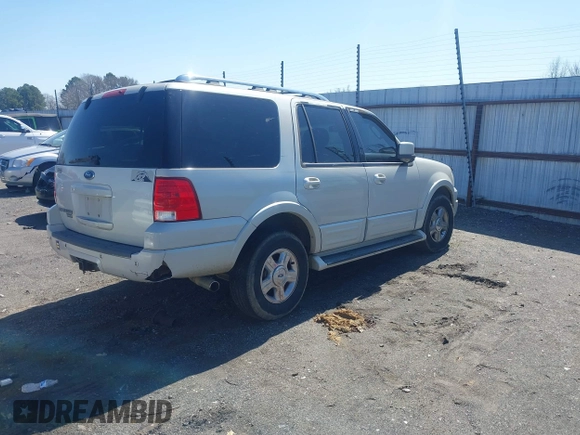 2006 Ford Expedition Limited with VIN 1FMFU19526LA76339, listed as a IAAI auction lot 41761073 with 191,901 mi miles. Bid and sale history available at carsss.com. Image 4.