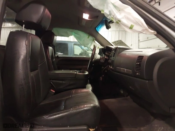 2013 Chevrolet Silverado 1500 LT with VIN 1GCNKSE02DZ169359, listed as a IAAI auction lot 41607634 with 215,431 mi miles. Bid and sale history available at carsss.com. Image 5.