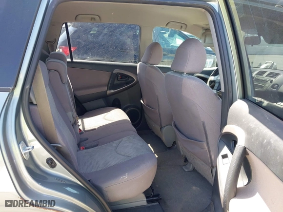 2007 Toyota RAV4 with VIN JTMZD33V875045561, listed as a IAAI auction lot 41965155 with 220,320 mi miles. Bid and sale history available at carsss.com. Image 8.
