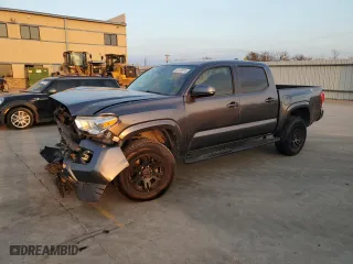 2018 Toyota Tacoma SR with VIN 5TFAX5GN0JX125801, listed as a Copart auction lot 44129015 with 0 mi miles and Salvage Title. Bid and sale history available at carsss.com. Image 1.