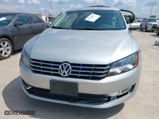 2015 Volkswagen Passat 2.0L TDI SEL Premium with VIN 1VWCV7A33FC041596, listed as a IAAI auction lot 40328327 with 161,489 mi miles. Bid and sale history available at carsss.com. Image 13.
