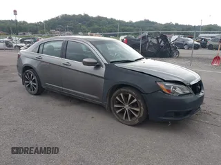 2011 Chrysler 200 S with VIN 1C3BC8FG8BN577534, listed as a IAAI auction lot 39972683 with 203,245 mi miles. Bid and sale history available at carsss.com. Image 1.