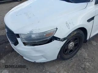 2015 Ford Police Interceptor с VIN 1FAHP2L80FG195423, выставлен на аукционе IAAI как лот 42054288 с пробегом 148 313 миль миль и . История ставок и продаж доступна на DreamBid. Изображение 17.