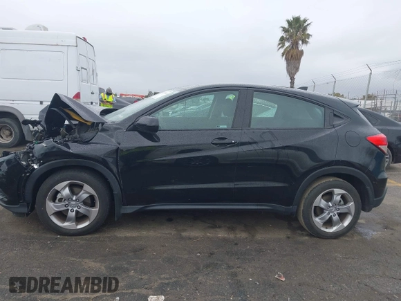 2021 Honda HR-V LX with VIN 3CZRU5H38MM728685, listed as a IAAI auction lot 41799365 with 25,046 mi miles. Bid and sale history available at carsss.com. Image 15.