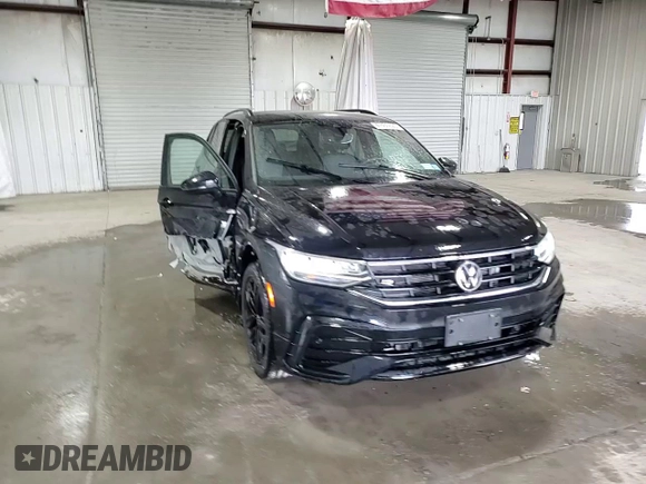 2022 Volkswagen Tiguan SE R-Line Black with VIN 3VV8B7AX6NM168877, listed as a Copart auction lot 47400525 with 21,601 mi miles and Salvage Title. Bid and sale history available at DreamBid. Image 14.