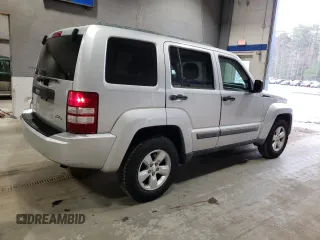 2011 Jeep Liberty Sport z VIN 1J4PN2GK8BW567540, wystawiony jako Copart lot #83463424 z przebiegiem 105 828 mil mil oraz Czysty tytuł • Clean title. Historia ofert i sprzedaży dostępna na DreamBid. Obrazek 3.