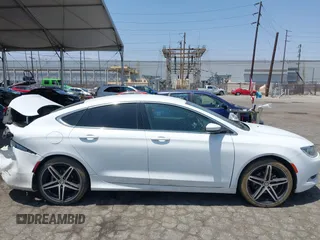 2015 Chrysler 200 Limited с VIN 1C3CCCAB6FN604514, выставлен на аукционе IAAI как лот 42387358 с пробегом 136 400 миль миль и . История ставок и продаж доступна на DreamBid. Изображение 13.