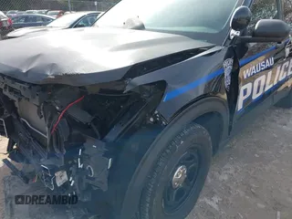 2020 Ford Police Interceptor Utility z VIN 1FM5K8AB2LGC51317, wystawiony jako IAAI lot #41755681 z przebiegiem 102 945 mil mil oraz . Historia ofert i sprzedaży dostępna na DreamBid. Obrazek 18.