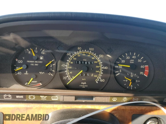 1989 Mercedes-Benz 560 with VIN WDBCA39D8KA437872, listed as a Copart auction lot 45689195 with 151,851 mi miles and Clean Title. Bid and sale history available at DreamBid. Image 9.