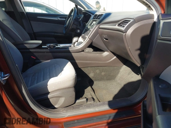 2016 Ford Fusion S with VIN 3FA6P0G73GR384042, listed as a IAAI auction lot 41624623 with 131,959 mi miles. Bid and sale history available at carsss.com. Image 5.